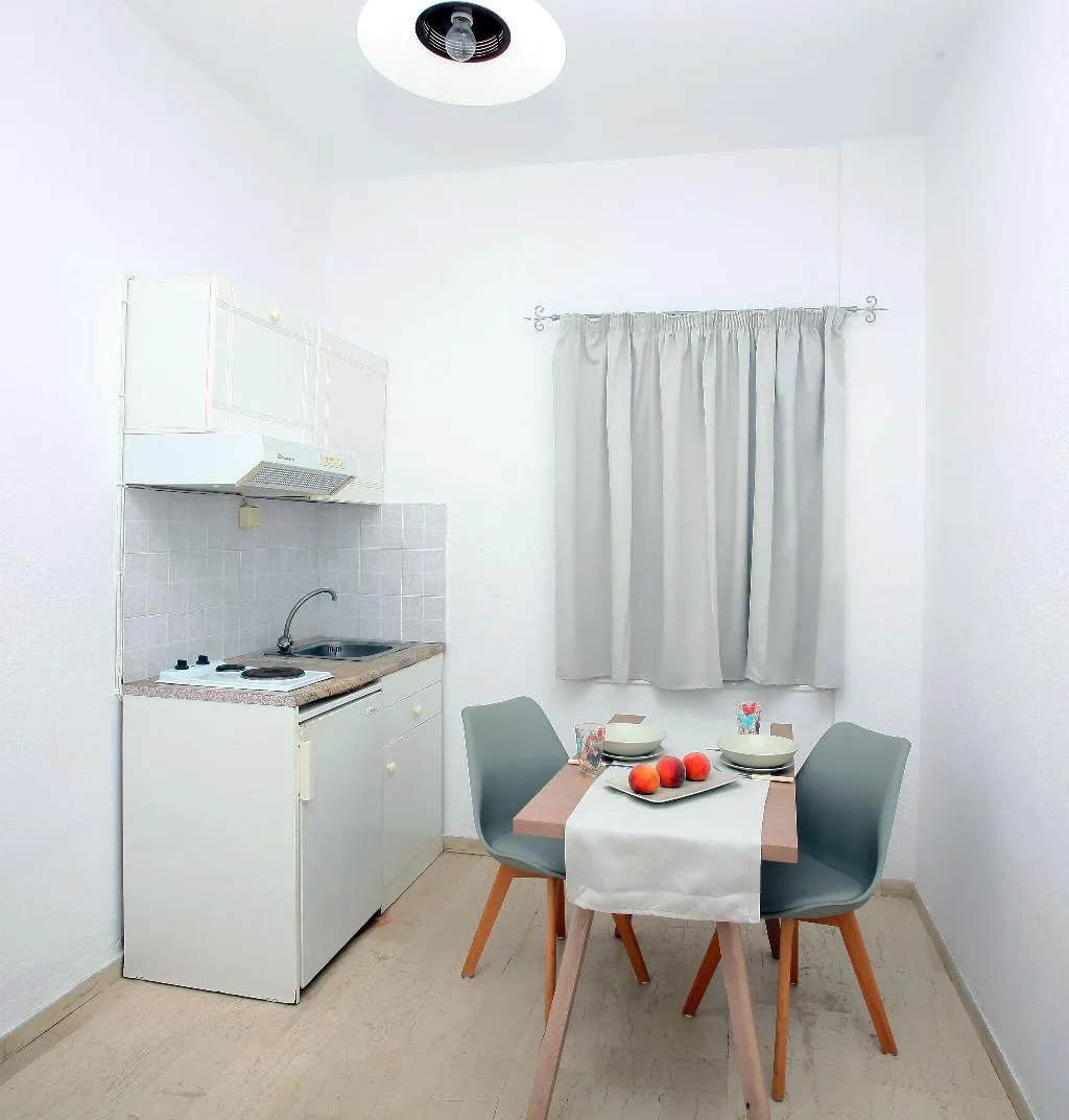 APARTMENT SUPERIOR CAPACITY 4 Room, Iraklis, Crete