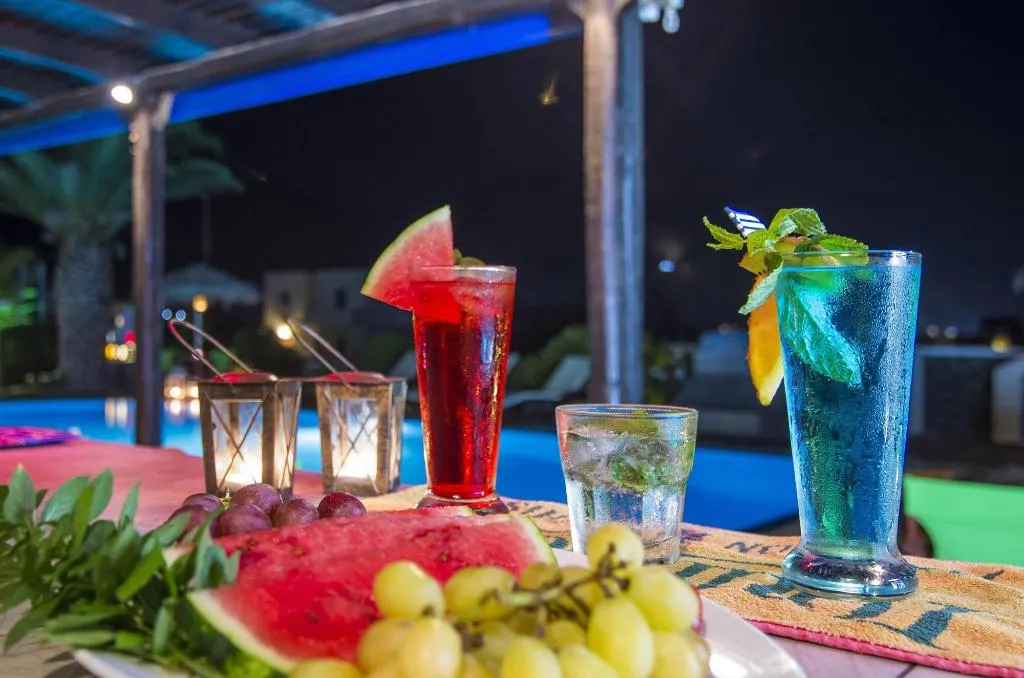 Bar, Holiday Beach Resort, Santorini