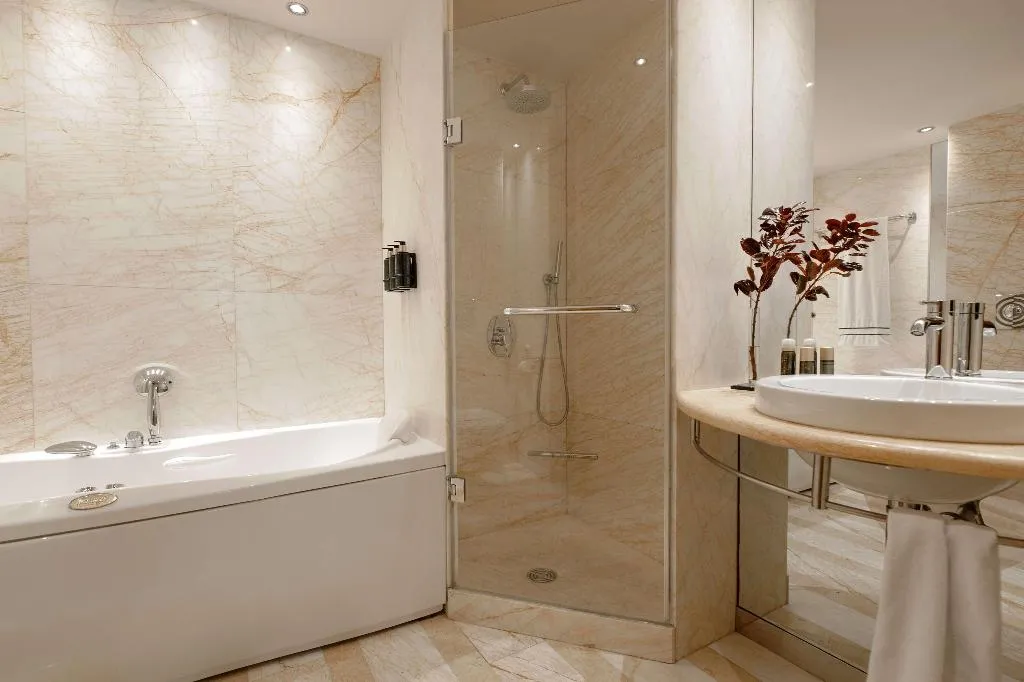 JUNIOR SUITE EXECUTIVE Room, Melia Athens, Athens