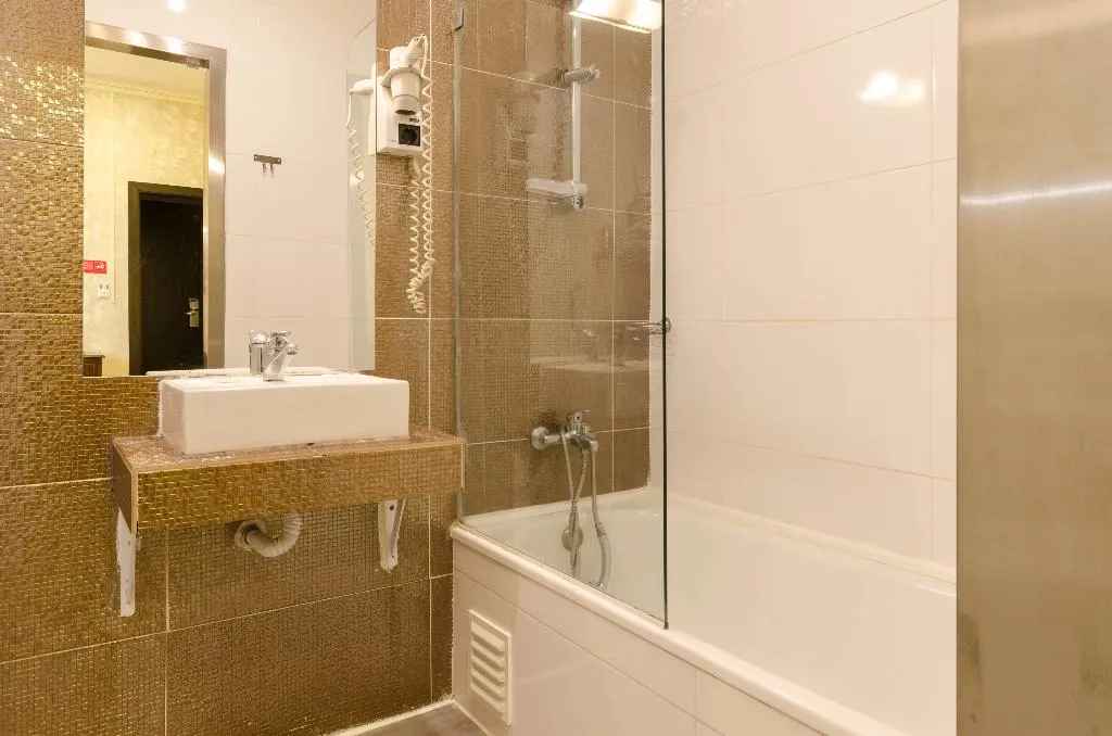 TRIPLE SUPERIOR Room, Inn Rossio, Lisbon