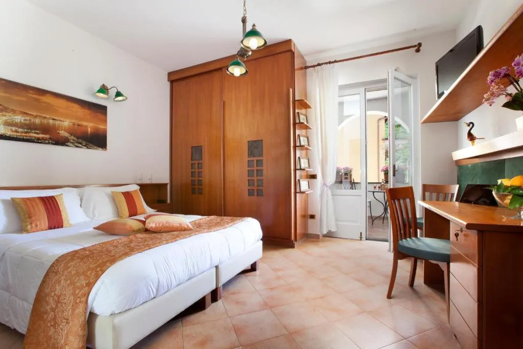 Double or Twin SEA VIEW Room, Villa Pane Resort, Naples