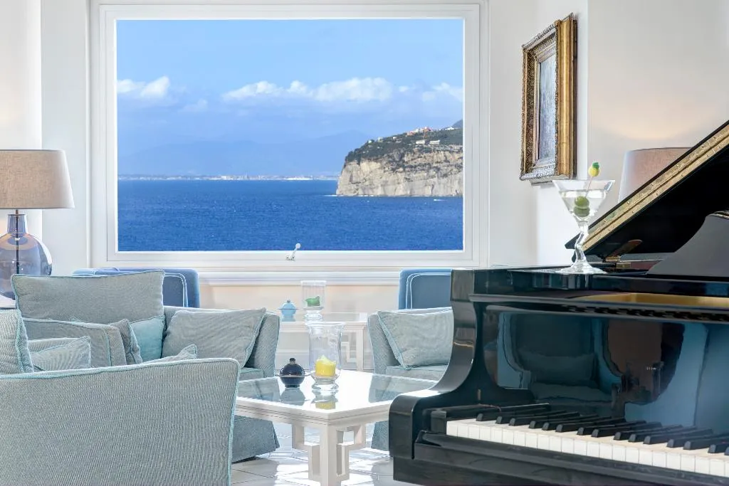 Bar, Grand Hotel Capodimonte, Naples