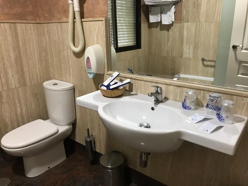 TRIPLE STANDARD Room, Alfonso VIII, Madrid