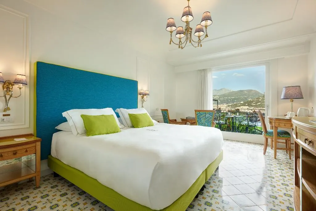 DOUBLE DELUXE PARTIAL OCEAN VIEW Room, Grand Hotel Capodimonte, Naples