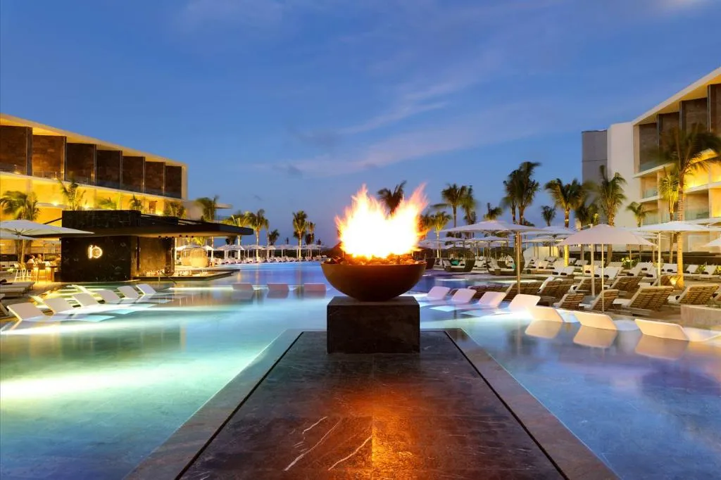 Pool, TRS Coral Hotel – Adults Only All Inclusive, Cancun Area