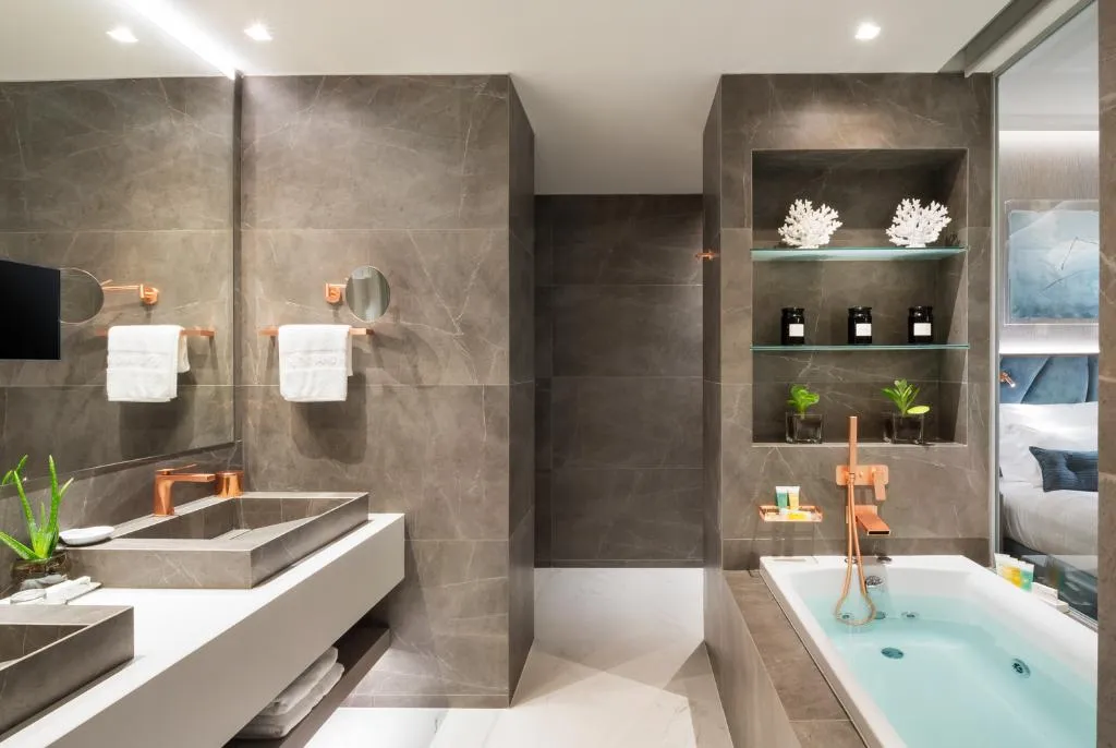 JUNIOR SUITE DELUXE Room, Grand Hotel Palace Thessaloniki, Halkidiki