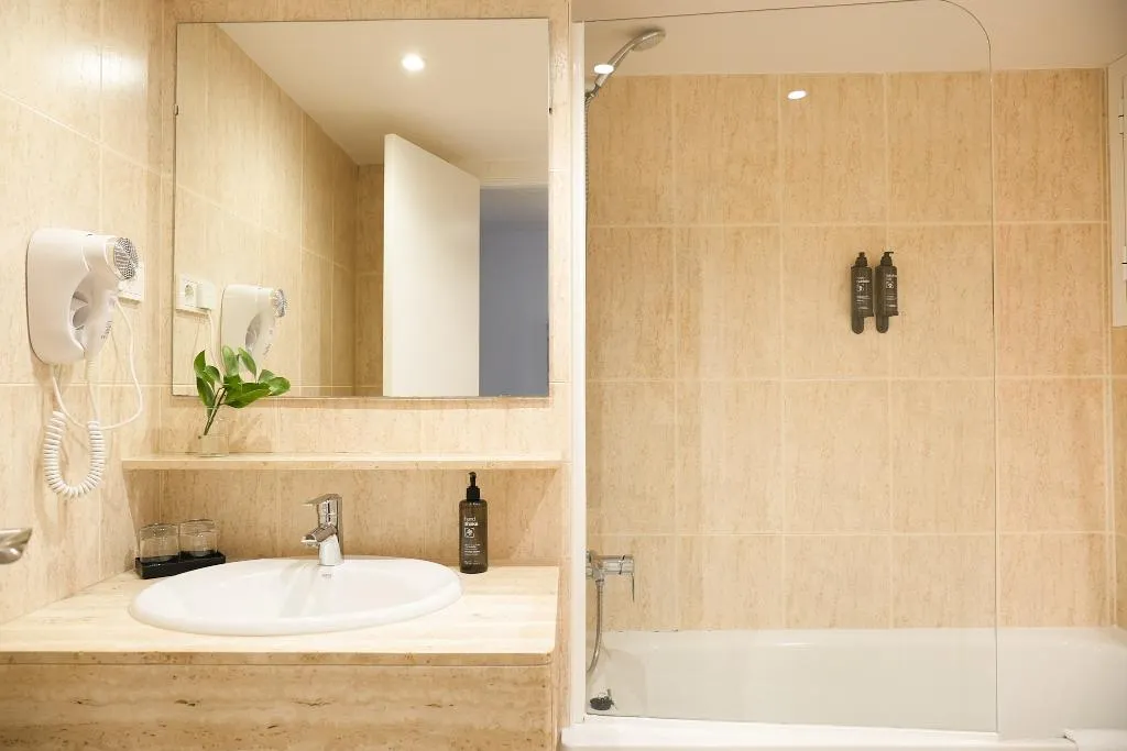 SINGLE STANDARD Room, Arenas Atiram Hotel, Barcelona