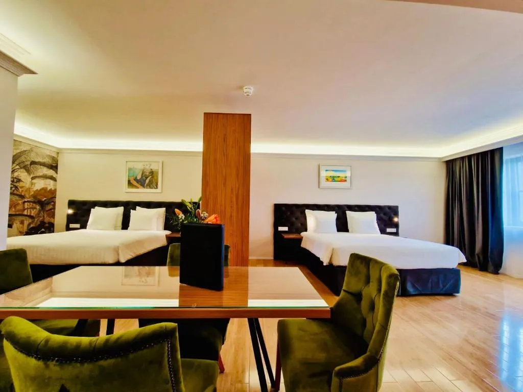 QUADRUPLE DELUXE Room, Chasse Residency Hotel, Amsterdam
