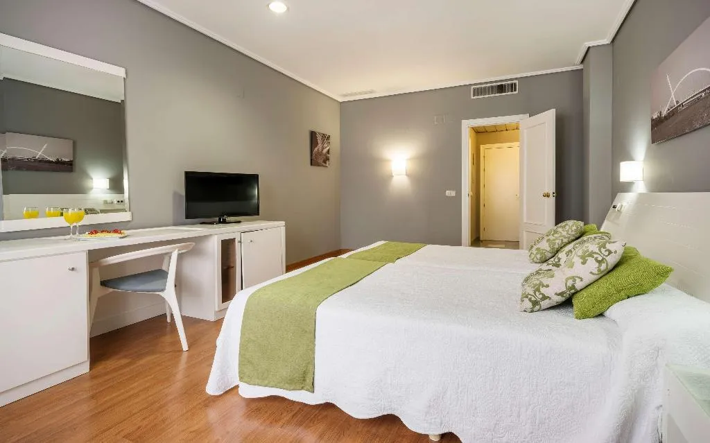 Room, Ilunion Alcora Sevilla, Seville
