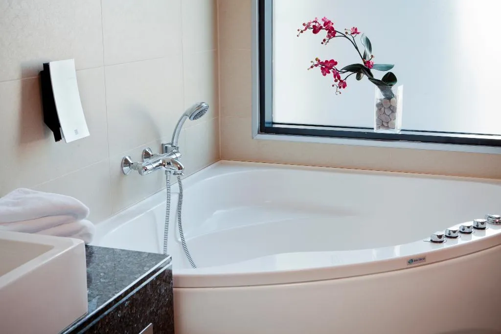 JUNIOR SUITE STANDARD Room, Grand Hotel Reykjavik, Reykjavik