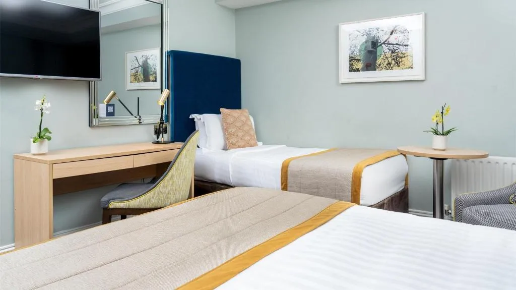 TRIPLE TWO BEDS Room, The Fleet Hotel, Dublin