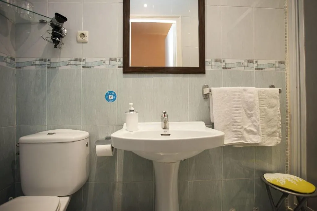 Room, Hostal Armesto, Madrid
