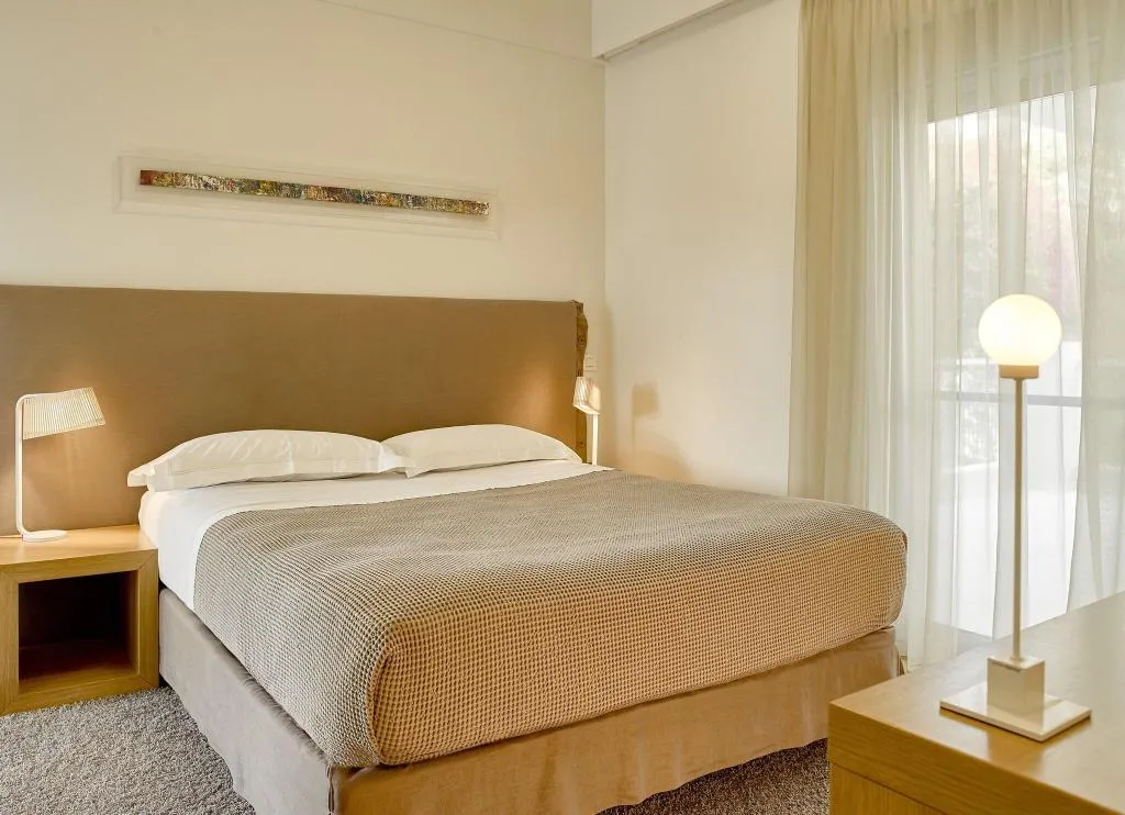 Room, Scale Suites, Athens