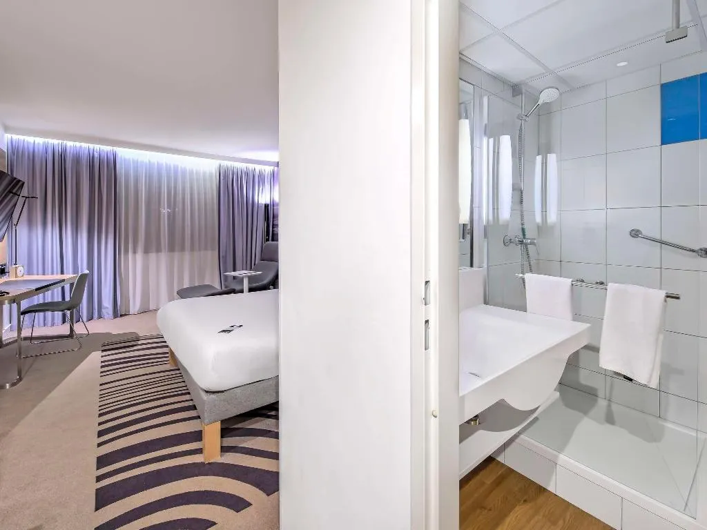 DOUBLE QUEEN SIZE BED Room, Novotel Krakow Centrum, Krakow