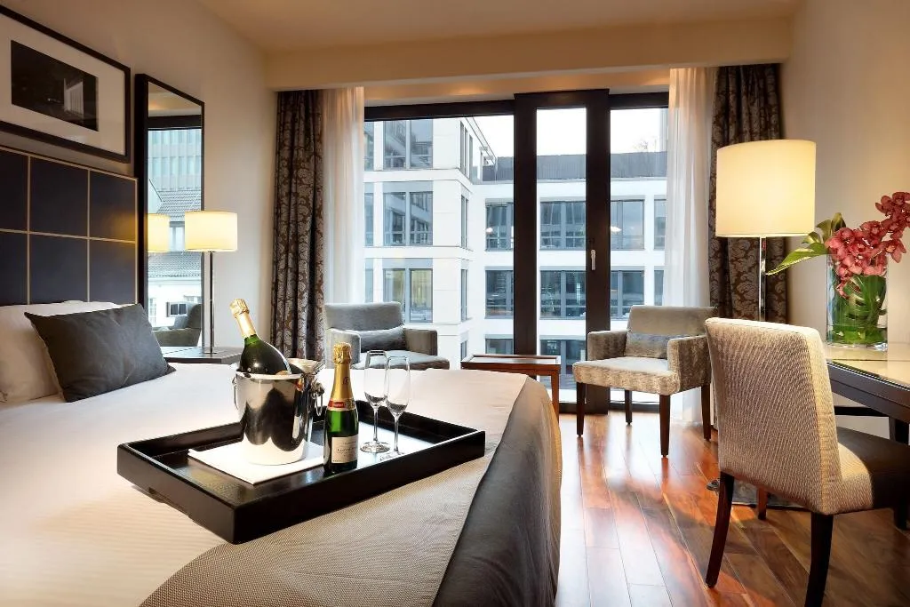DOUBLE KING SIZE BED Room, Eurostars Berlin, Berlin
