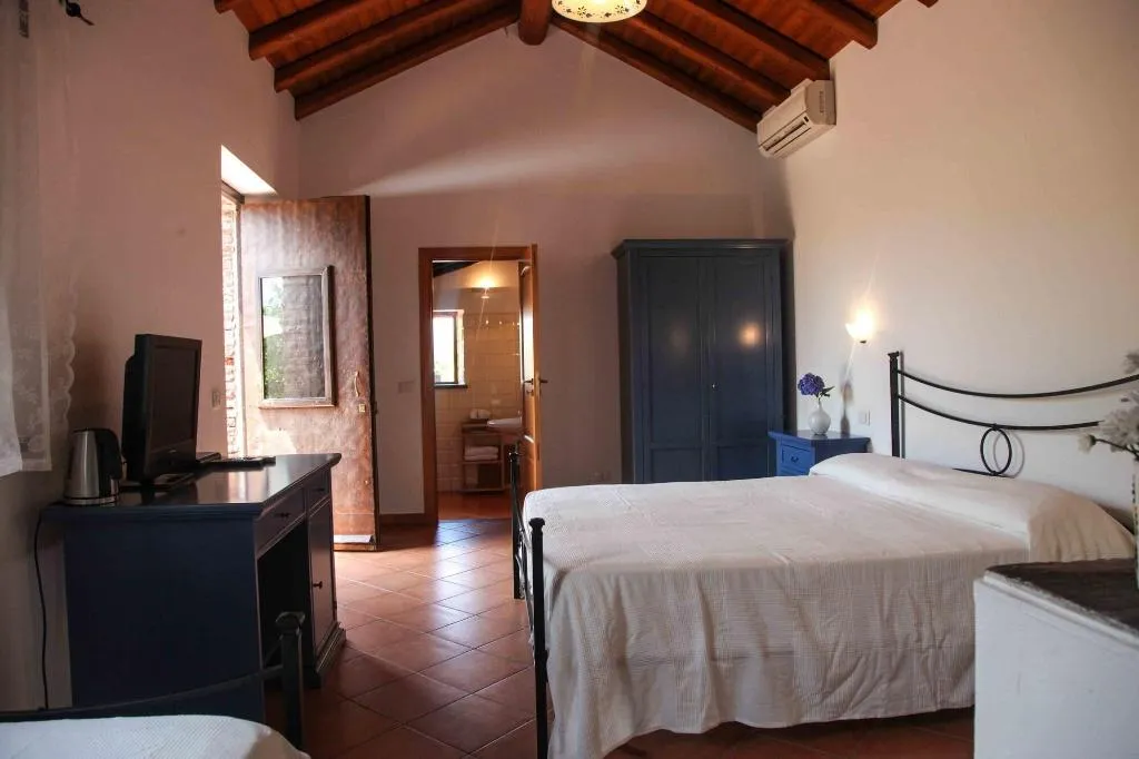Room, Galea, Catania