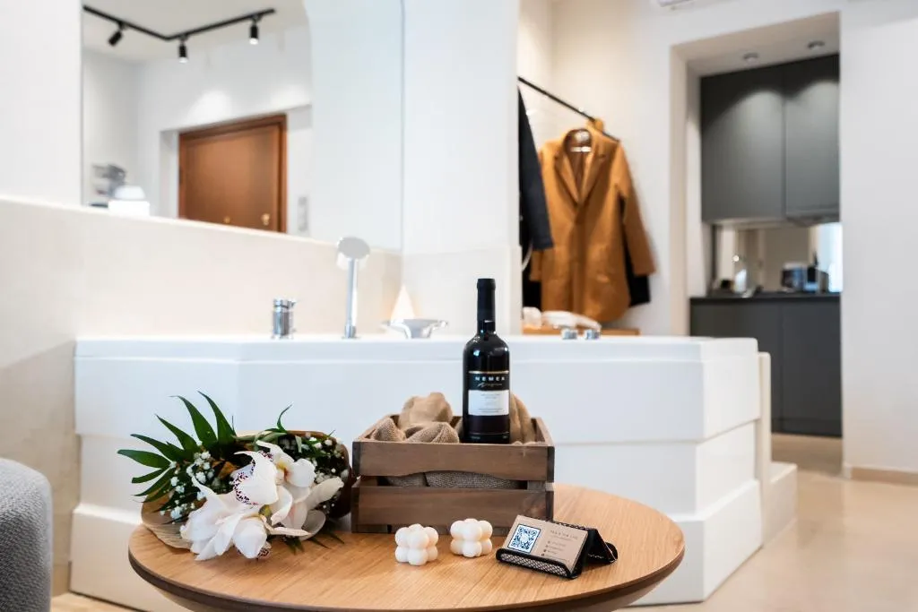 SUITE WITH JACUZZI Room, Sea And The City, Halkidiki