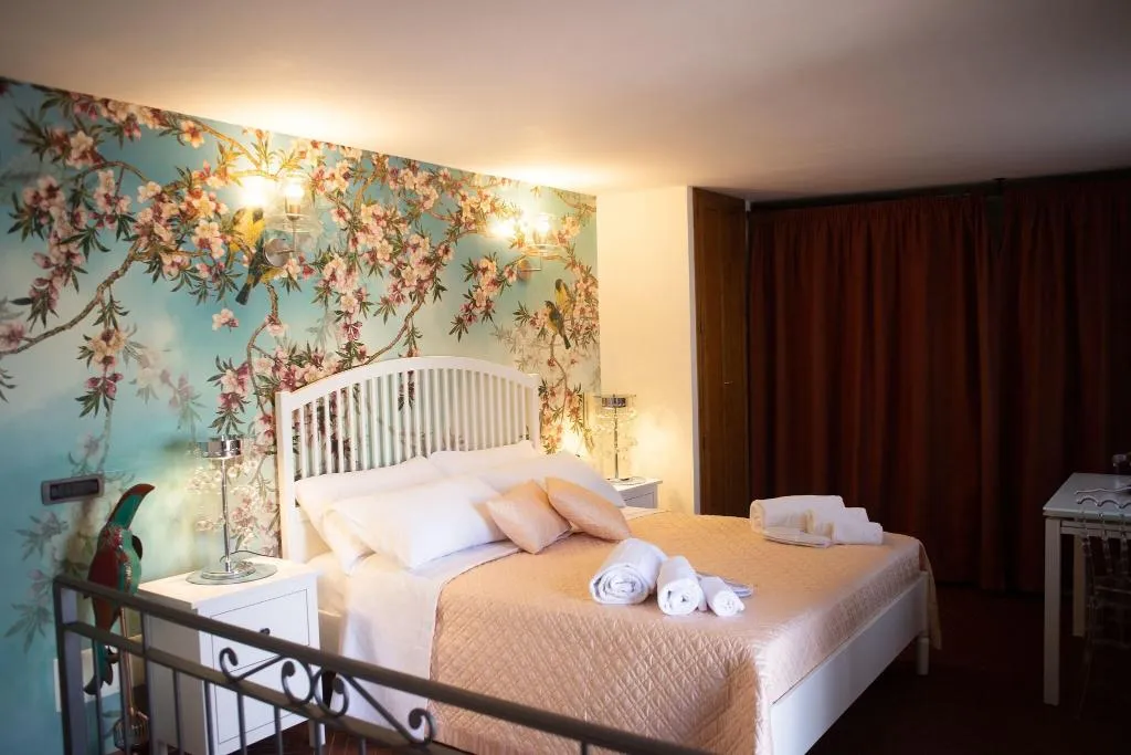 Room, Bed Boutique Napoli Colors, Naples