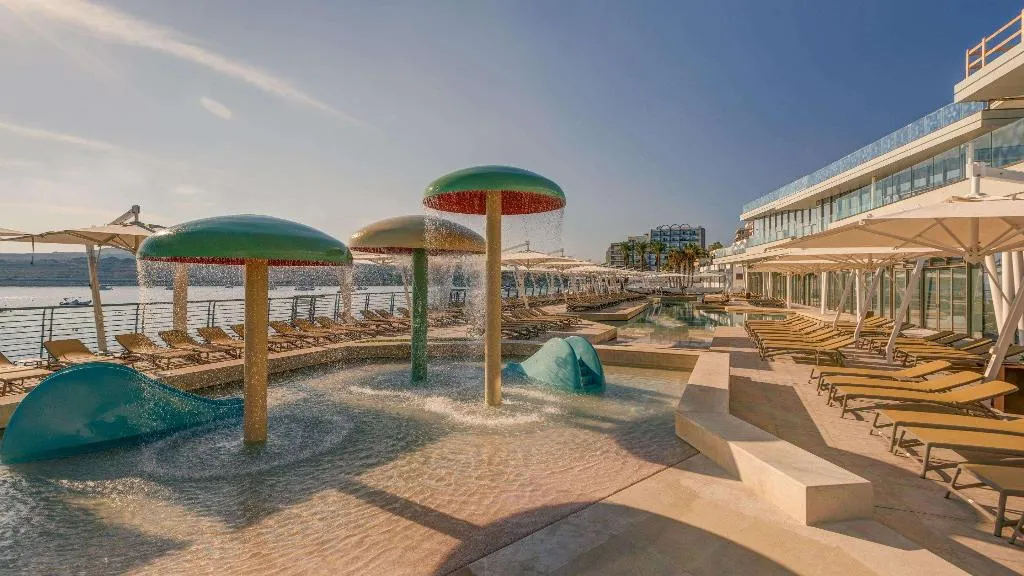 Sports and Entertainment, Ax Odycy, Malta