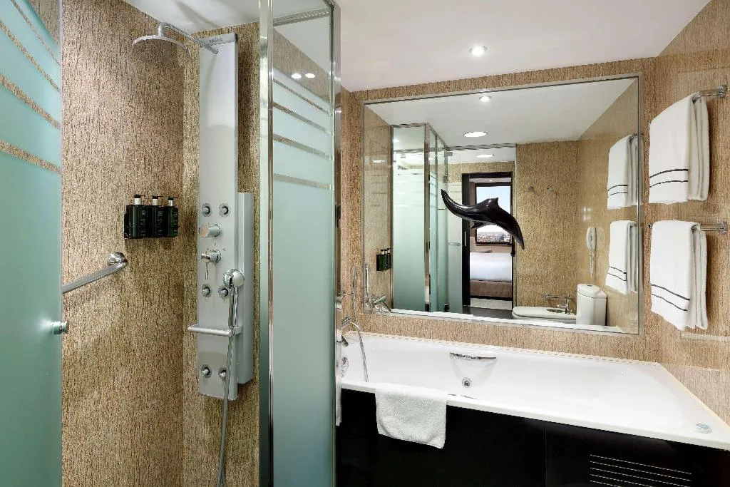 Double or Twin STANDARD Room, Melia Barcelona Sarria, Barcelona