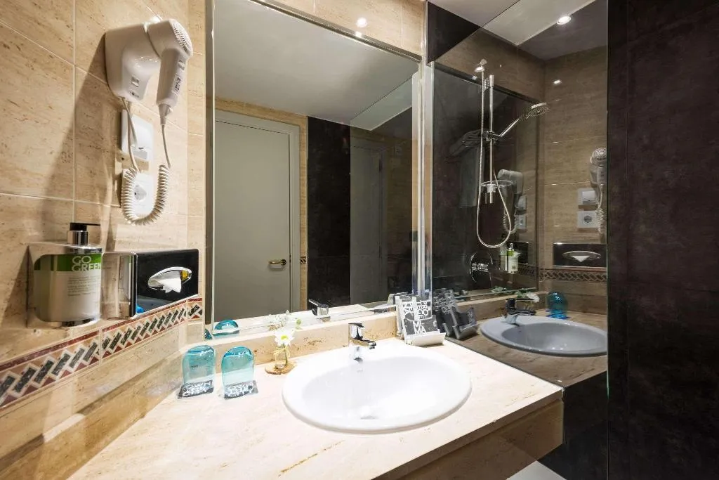DOUBLE STANDARD Room, Guadalajara Conference Center Affiliated By Melia, Madrid