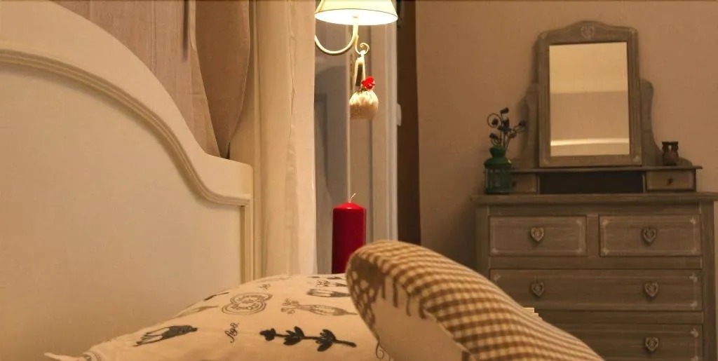 Room, B&B Napul'art, Naples