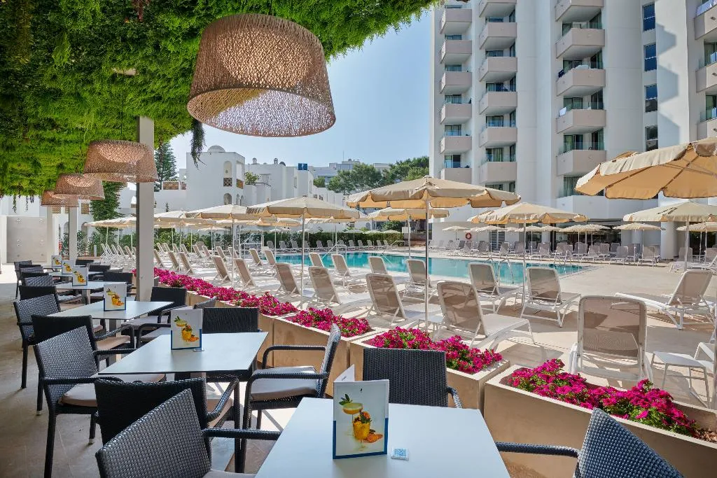 Terrace, Hipotels Bahia Grande, Majorca