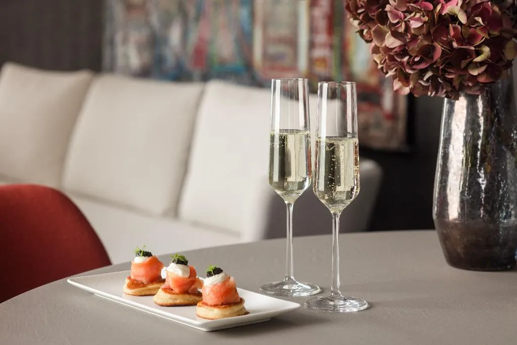 SUITE STANDARD Room, Anantara The Marker Dublin, Dublin