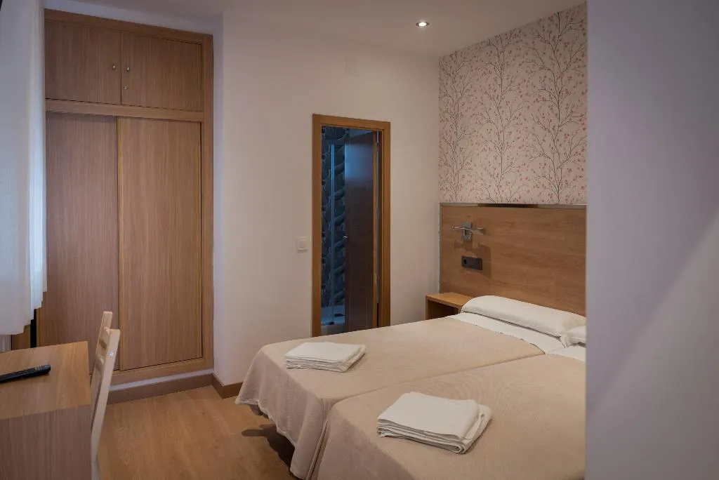 Room, San Antonio, Madrid