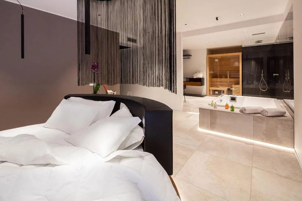 SUITE EXECUTIVE Room, The Corner Duomo Hotel, Naples