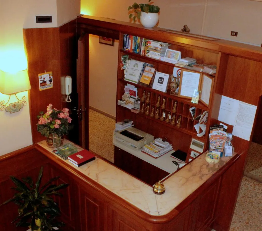 Lobby, Hotel Beatrice, Florence
