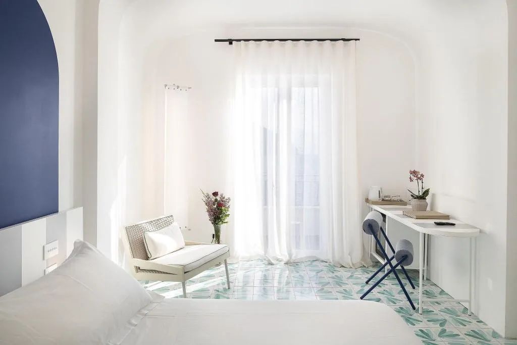 Room, Miramare Sea Resort and Spa, Naples