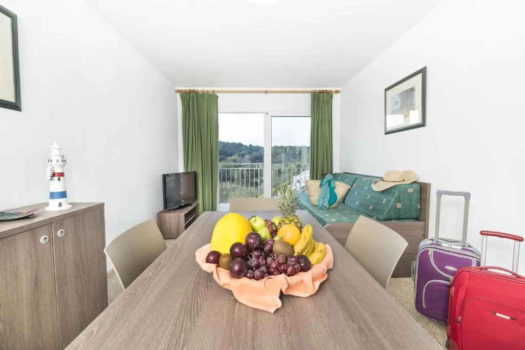 APARTMENT CAPACITY 4 ONE BEDROOM Room, Apartaments Condado, Costa Brava
