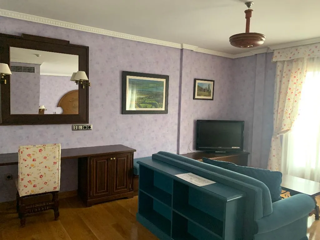 JUNIOR SUITE DELUXE ONE BED Room, Hospederia La Canada, Madrid