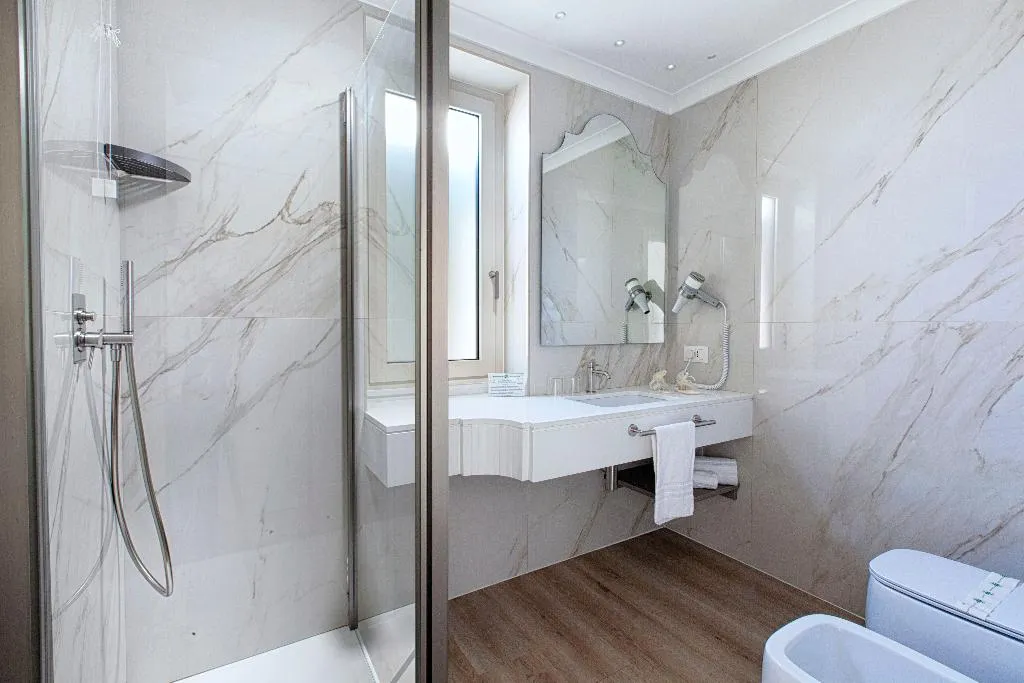 Double or Twin SUPERIOR WITH BALCONY Room, Michelangelo, Naples