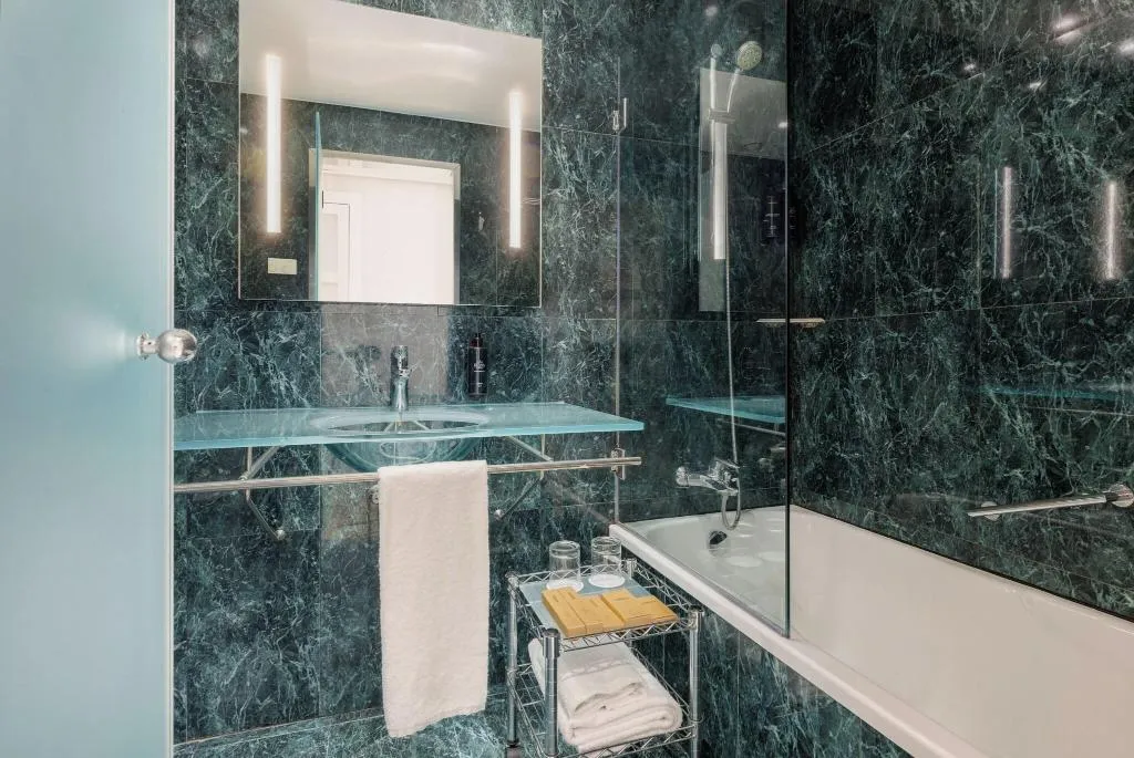 DOUBLE SINGLE USE QUEEN SIZE BED Room, Hotel Vilamari, Barcelona