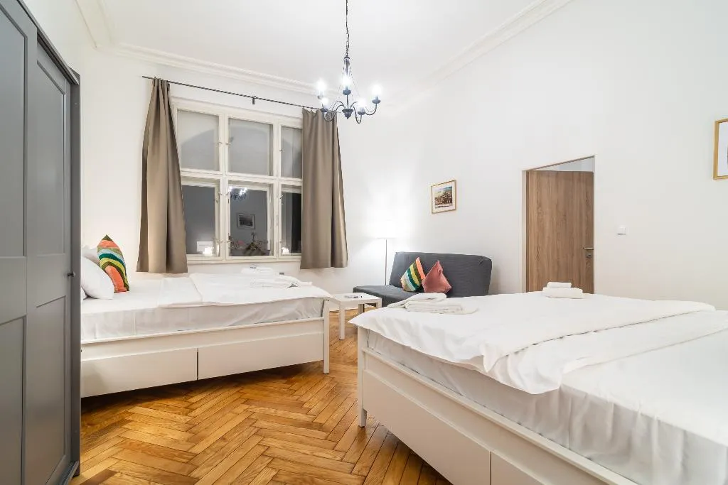 APARTMENT TWO BEDROOMS ONE BATHROOM Room, Royal Road Residence, Prague