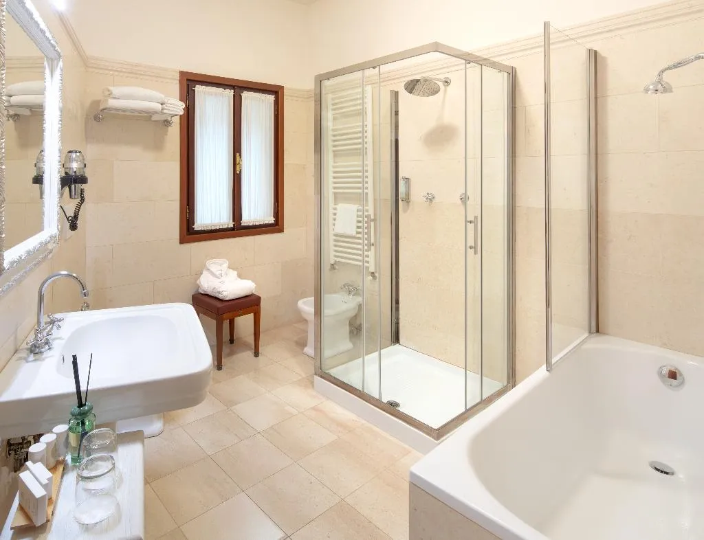 SUITE STANDARD Room, All'Angelo Art Hotel, Venice