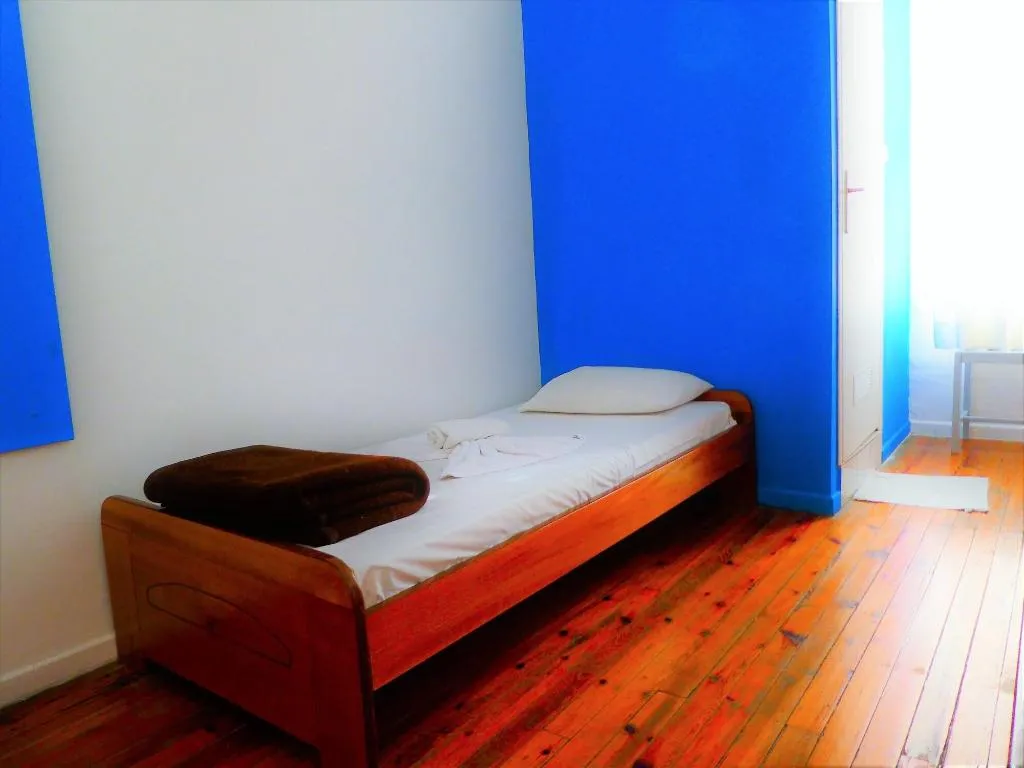 Room, Fivos, Athens