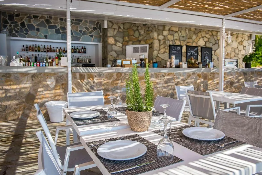 Bar, Peninsula Resort & Spa, Crete