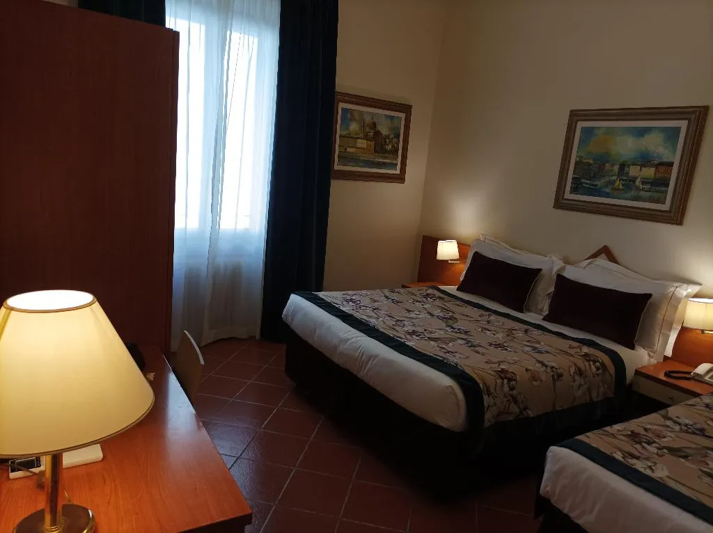 DOUBLE ECONOMY Room, Maxim Axial, Florence