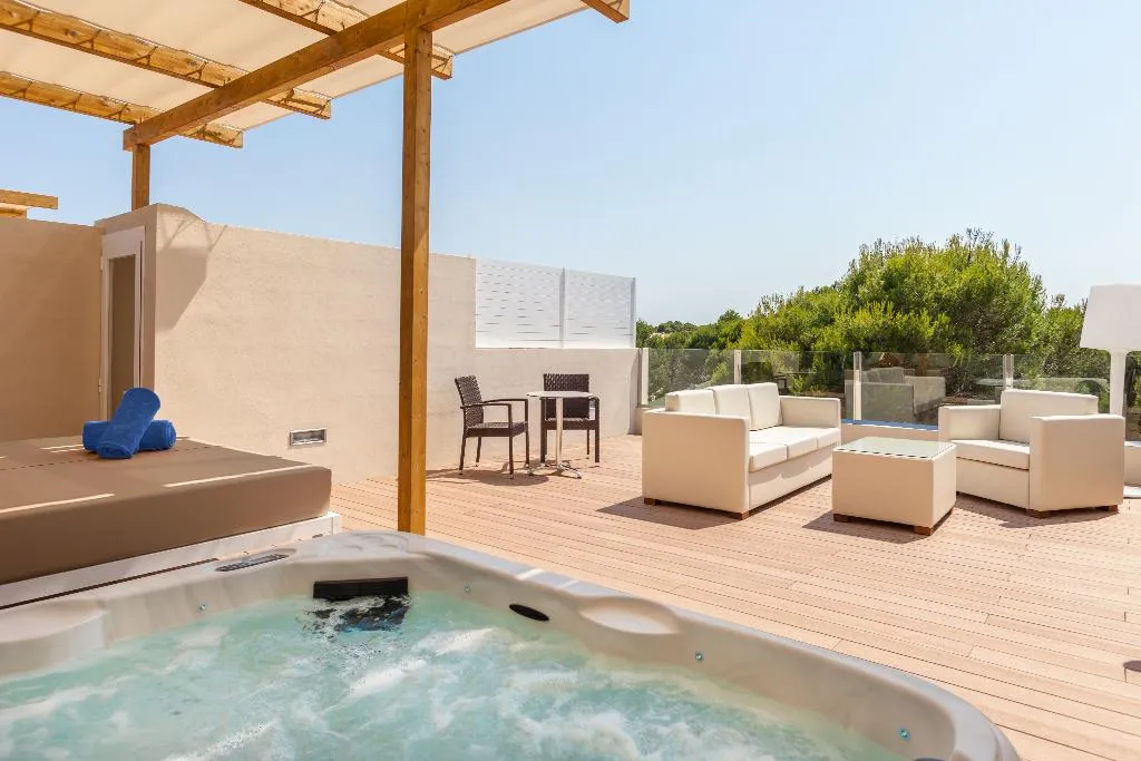 APARTMENT WITH TERRACE Room, Zafiro Mallorca, Majorca