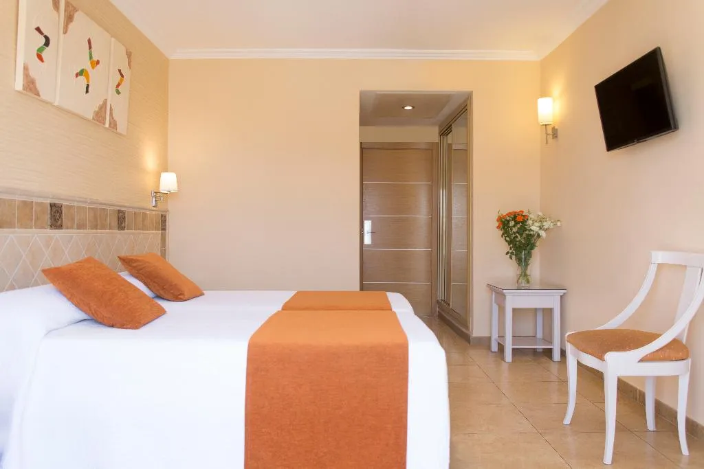 TWIN CITY VIEW Room, Plaza Cavana, Costa Del Sol