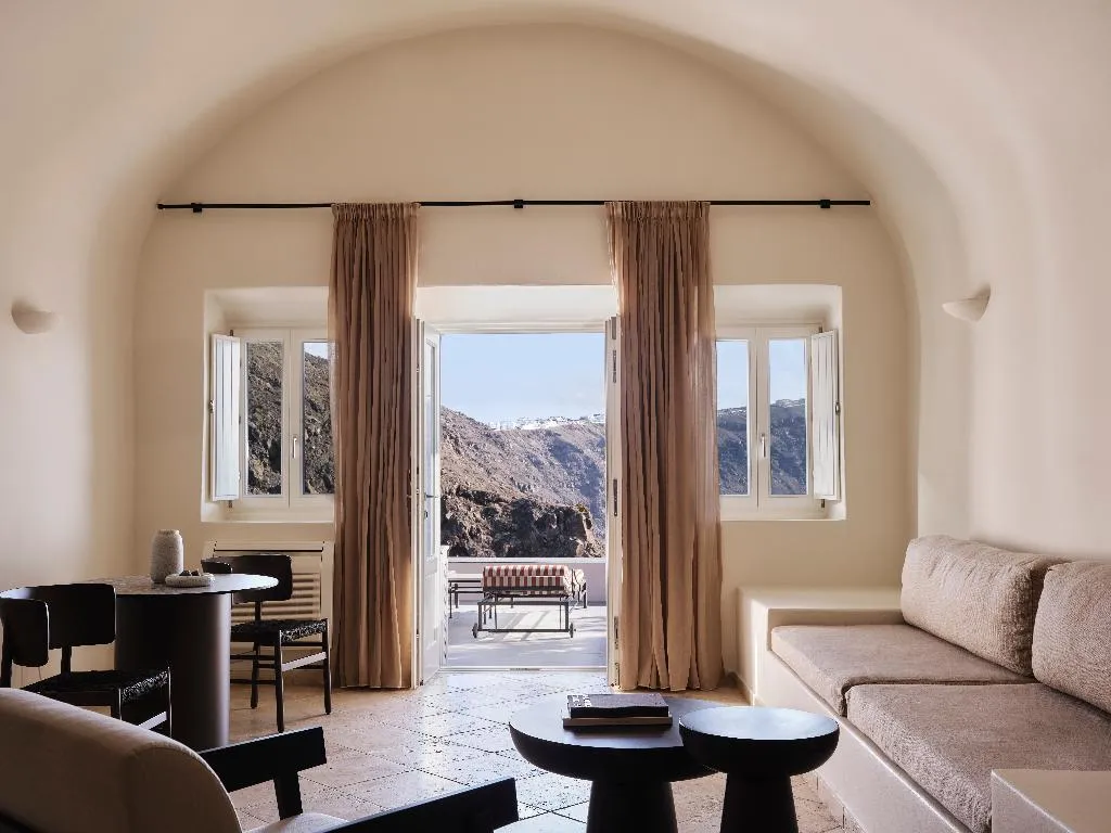 SUITE WITH JACUZZI Room, San Antonio, Santorini