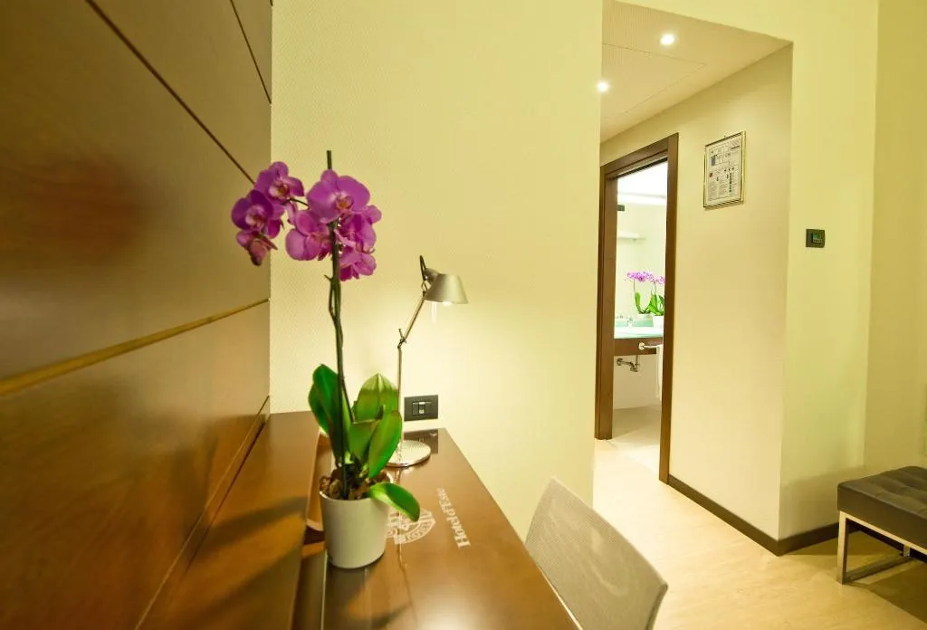 Room, D'Este, Milan