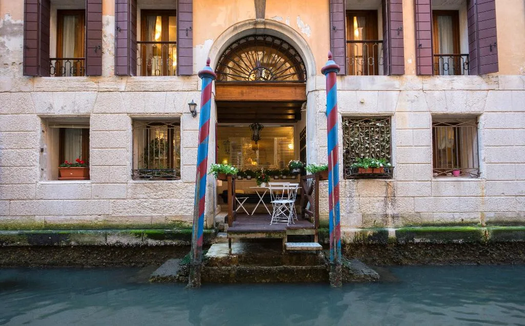 General view, Becher, Venice