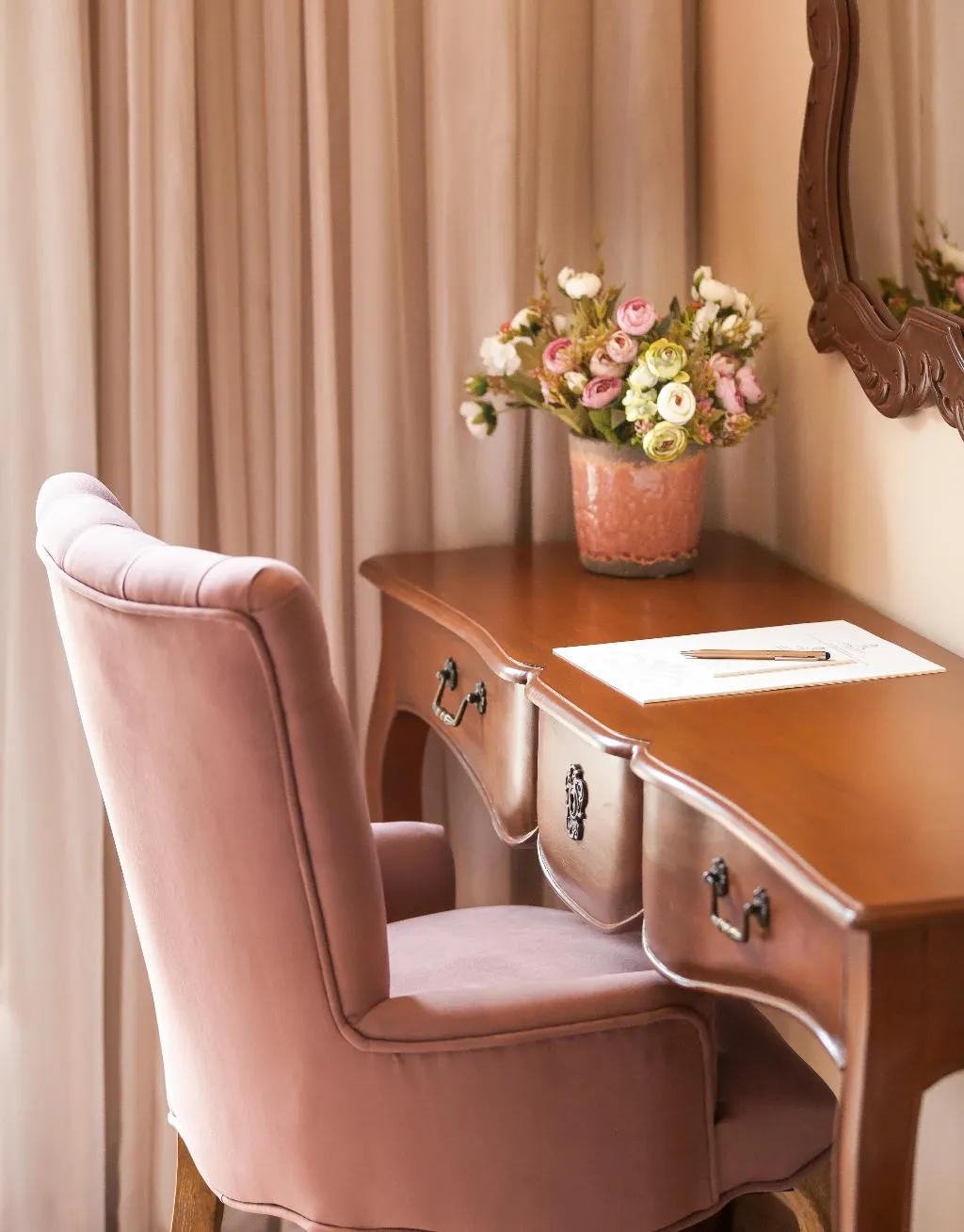 SUITE GRAND Room, Kyniska Palace Conference & Spa, Athens