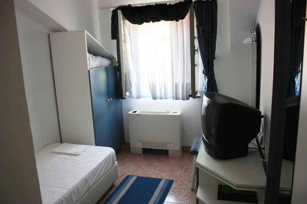 Room, Ivan, Split