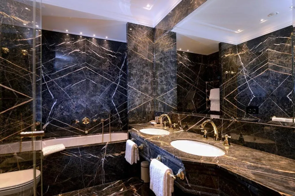 JUNIOR SUITE CAPACITY 3 Room, Ai Reali Hotel, Venice