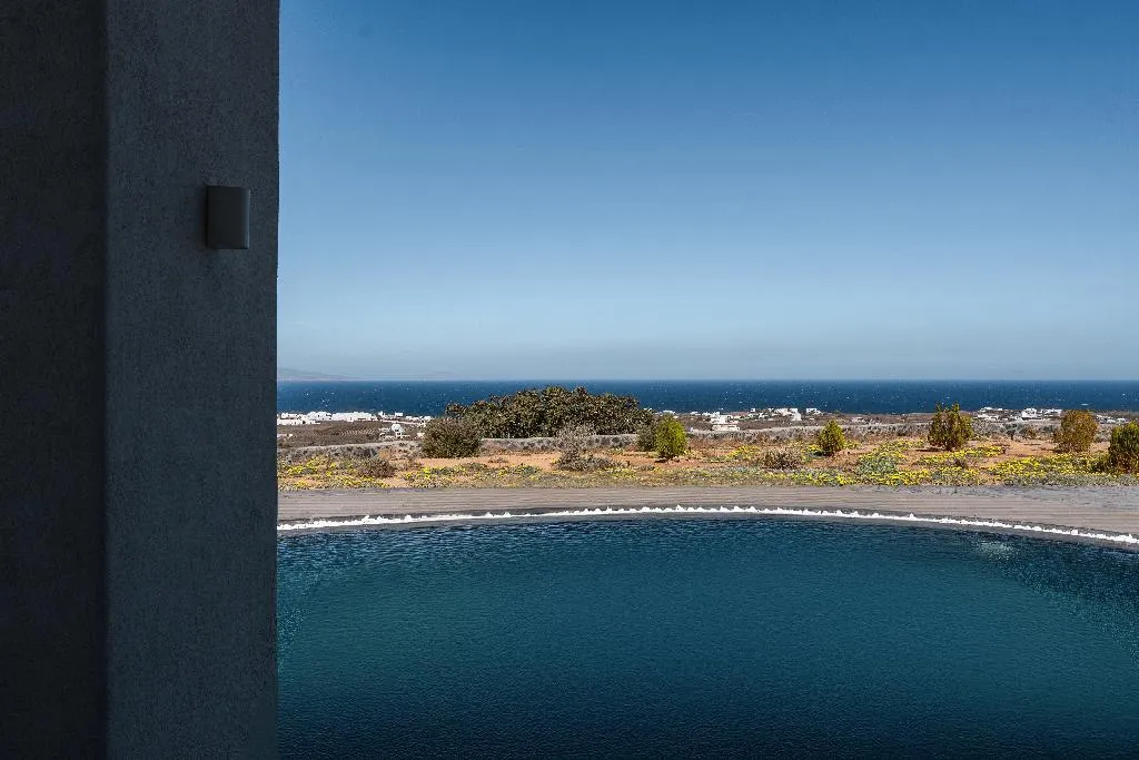 VILLA WITH PRIVATE POOL Room, Danae Suites, Santorini